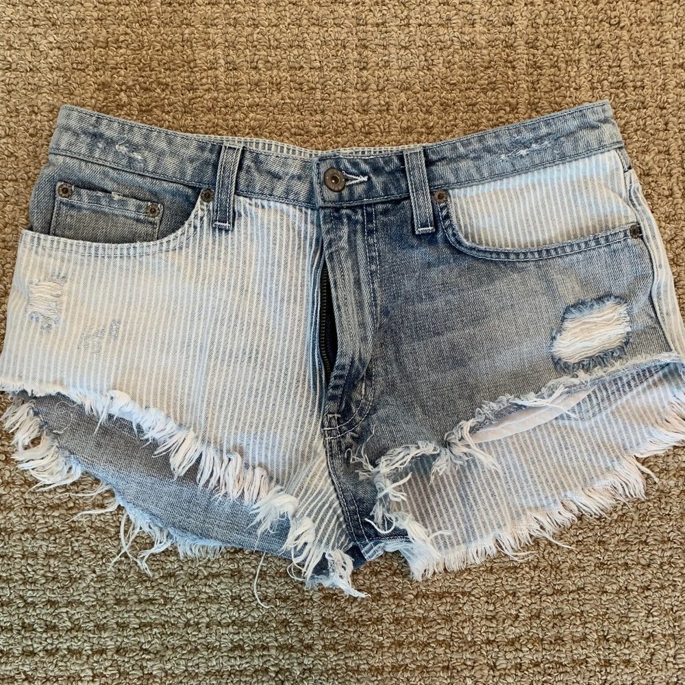 LF CARMAR Stripped Distressed Mid Rise Denim Short